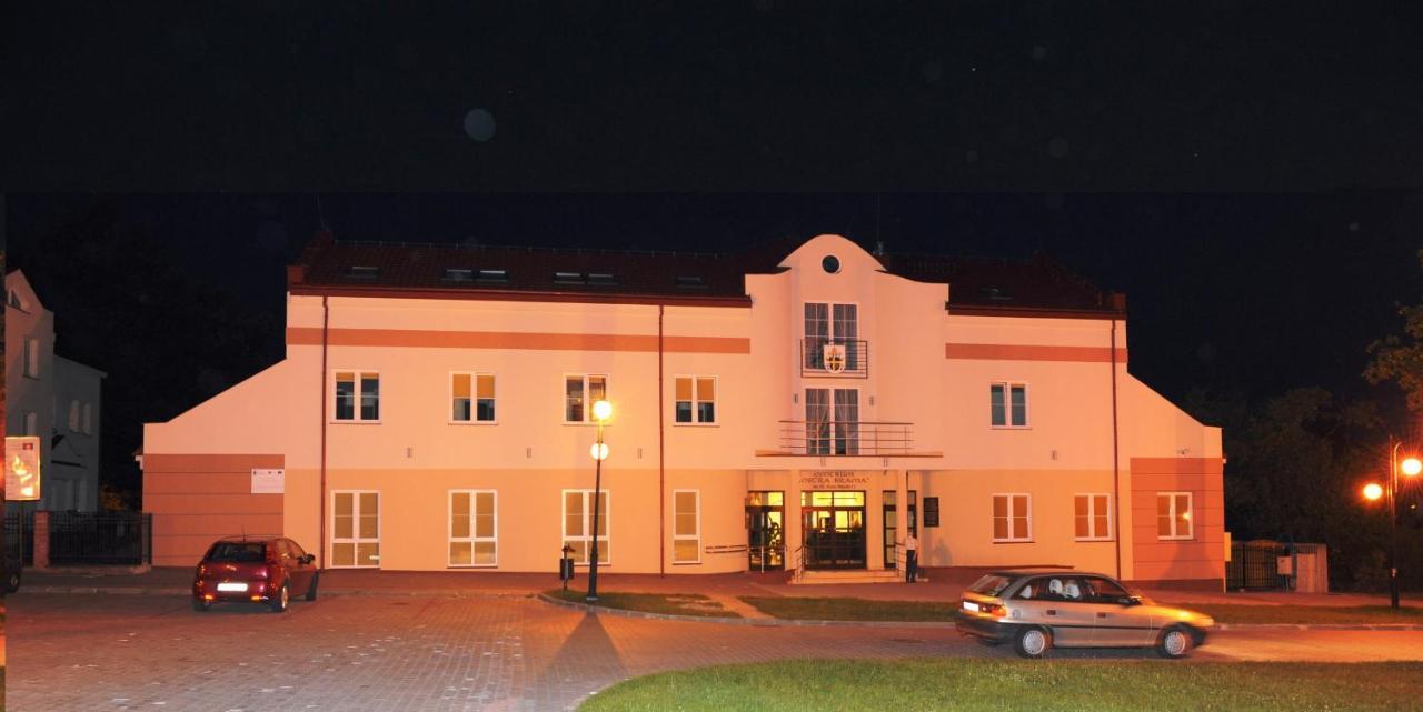 Centrum Ostra Brama Im. Jana Pawla II Скаржиско-Камєнна Екстер'єр фото